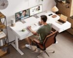 L Shaped Electric Standing Desk with Wooden Drawers, 55 Inch Height Adjustable Corner Workstation with Power Outlets, Sit Stand Table for Home, Office, White - 图片 2